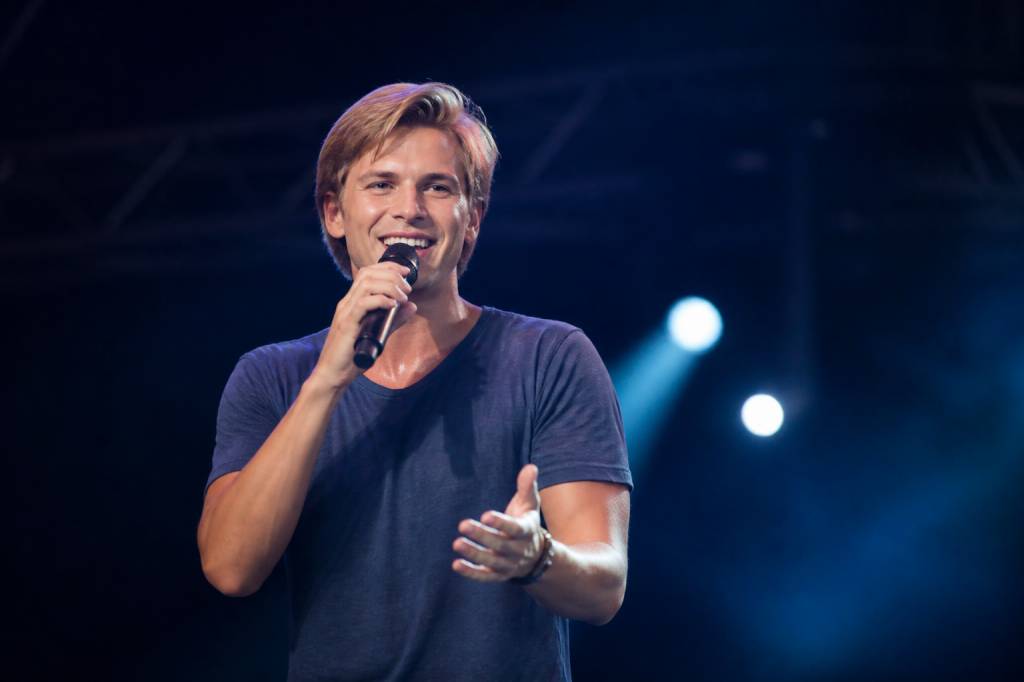 Altura Carlos Baute: cuánto mide el cantante y cómo influye la estatura en su imagenિકેટ